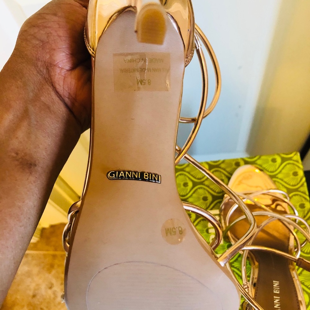 Shoes - Picture 4 of 4